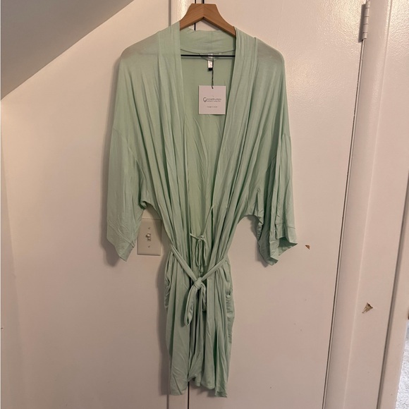 Goosebumps Robe - Picture 1 of 4